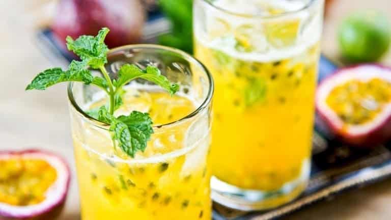 Passion fruit mojito drink recipe, how to make a classic passion fruit mojito