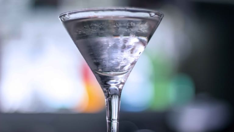 Dry Martini cocktail recipe: how to make the perfect drink
