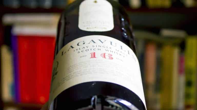 Lagavulin single malt 16 years bottle, price review characteristics, label