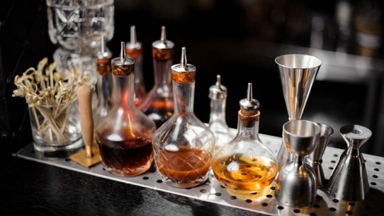Aromatic bitters what they are and how they are used to make cocktails