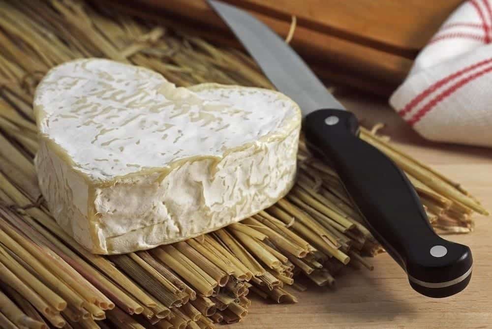 Neufchâtel: Il cuore cremoso della Normandia - Wine Dharma